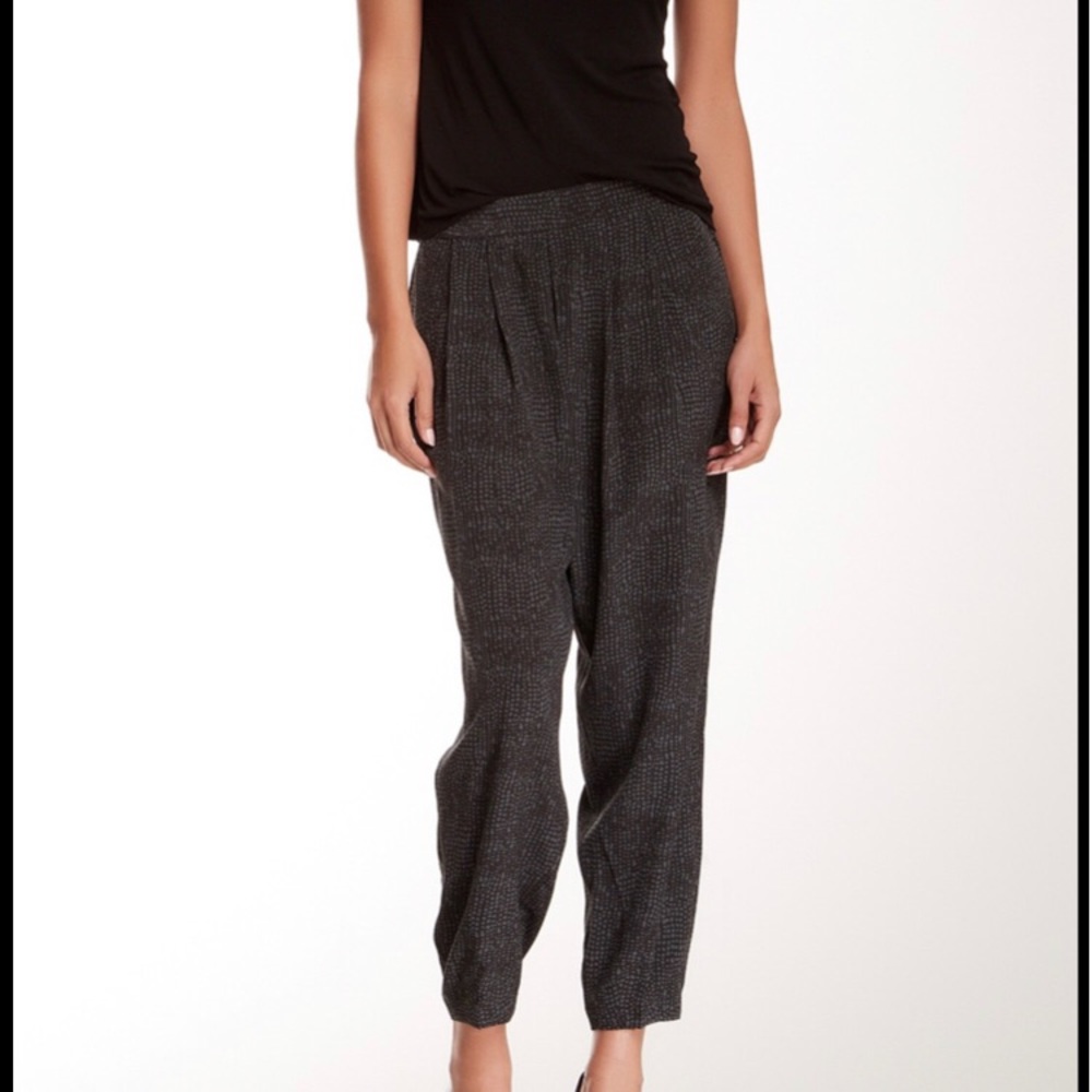 NWD Eileen Fisher
Slouchy Cropped Silk Pant XS